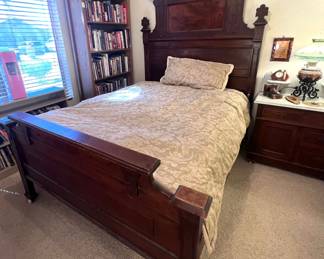Beautiful carved wood bed Victorian Eastlake 3/4 size
