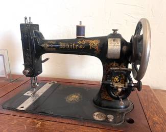 Vintage White sewing machine 