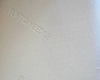 Like new queen mattress