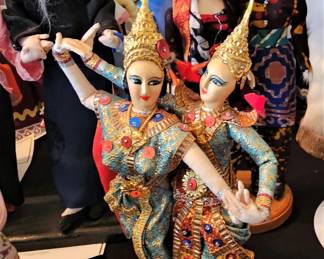Vintage and antique dolls from around the world. Oriental dancers.