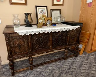 CARVED BUFFET