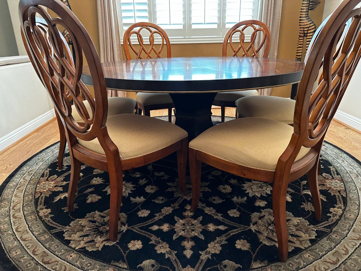 7 Piece Dining Room Set with rug
