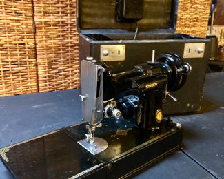 SINGER FEATHERWEIGHT 