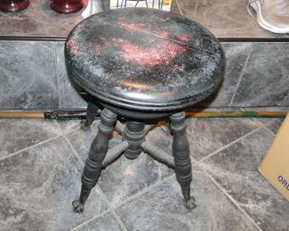 Piano stool