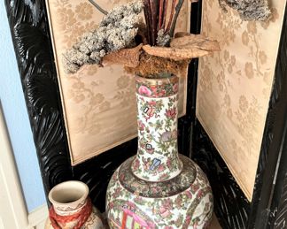 Large Rose Medallion vase