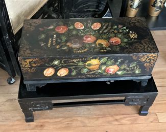Decorative box; Asian pedestal