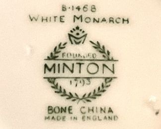 "White Monarch" English bone china - cups and saucers by Minton 