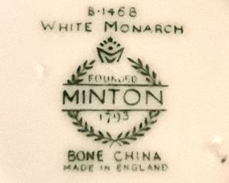 "White Monarch" English bone china - cups and saucers by Minton