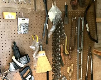 Miscellaneous garage "treasures"