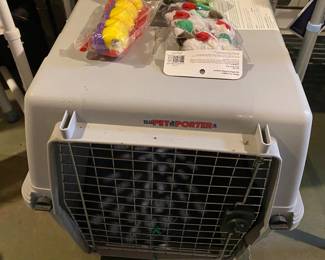 Pet carrier/crate