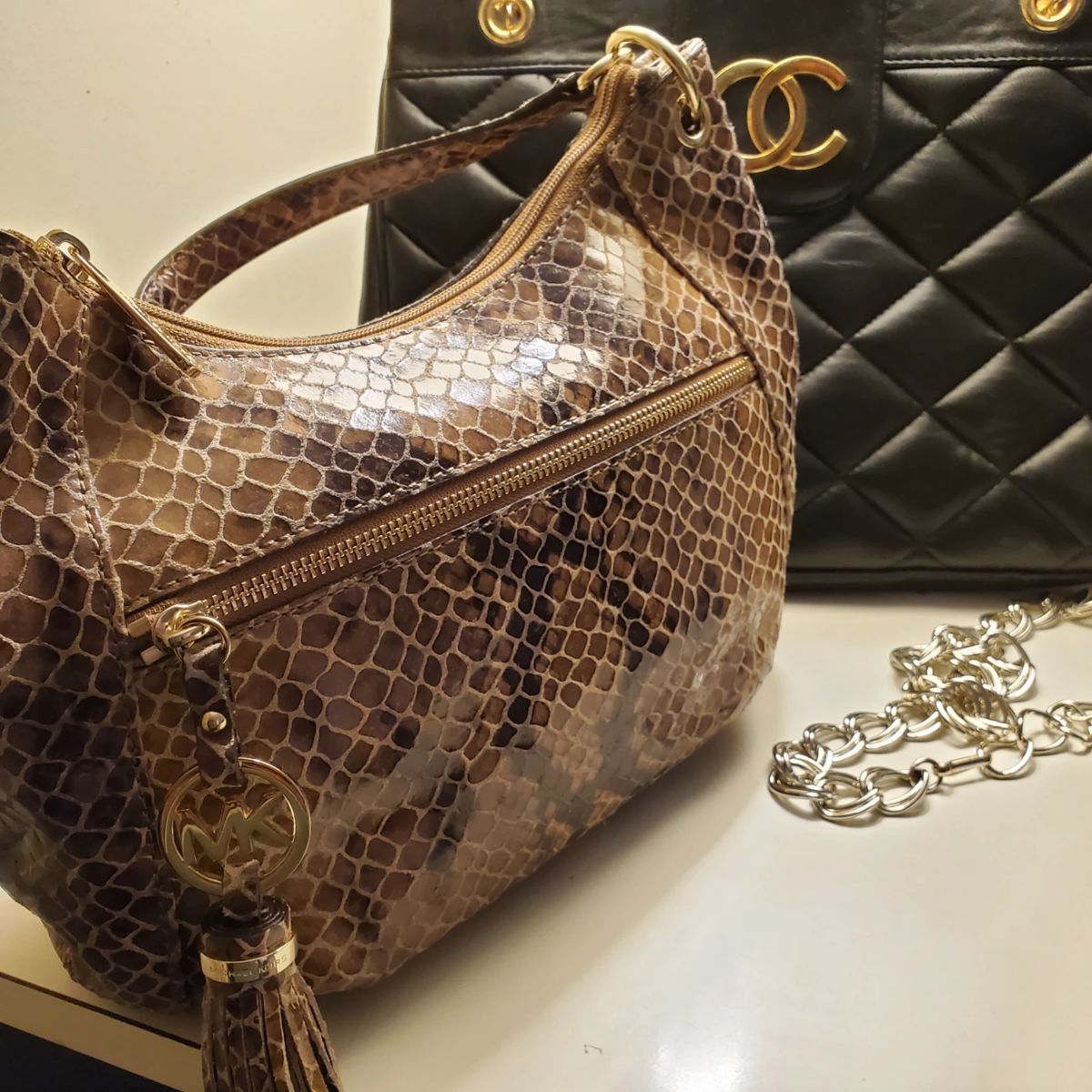 Holly Hills Estate Sale in Williamsburg, VA starts on 9/8/2023