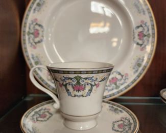 VINTAGE 1973 SERVICE FOR 6 PICKARD
 " NARVARRE" PATTERN