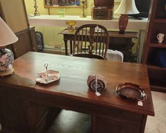 Oak desk and Duch style office chair