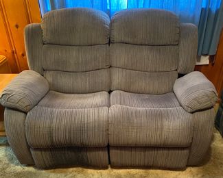Dual Reclining Love Seat