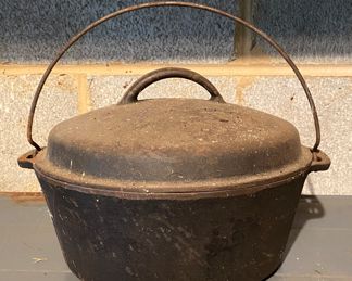 Cast Iron Dutch Oven