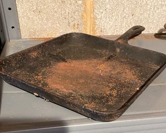 Three compartment cast iron griddle