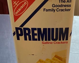 Vintage cracker Tin 