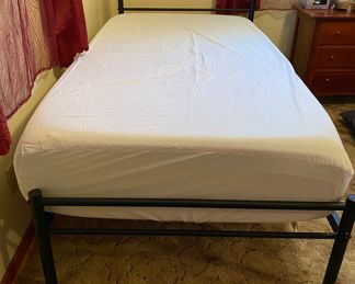 Twin Platform bed w/ Memory Foam mattress. Comfortable!!