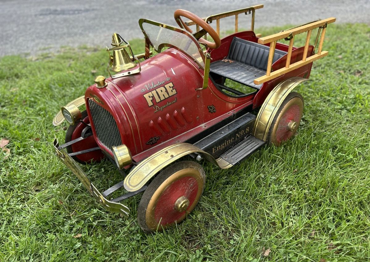 HUGE YARD SALE 2991 RT. 9W SAUGERTIES Opposite... starts on 9/2/2023