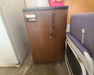 Dorm fridge works $40