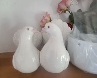 Lladro love doves $20