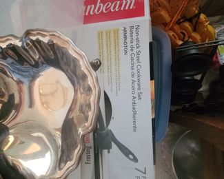 7 piece cookset brand new w box, $35
