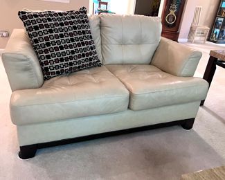 Leather loveseat w/matching couch 