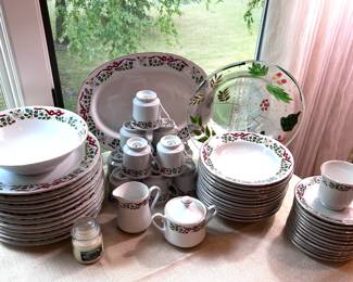 Domestications Christmas dishes   4-pc Place setting for 12