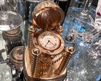 Chass mini brass egg desk clock