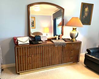 American of Martinsville  - bed room set - King  Bed, Dresser w/mirror, 2 night stands