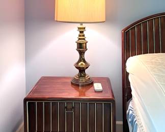 American of Martinsville  - bed room set - King  Bed, Dresser w/mirror, 2 night stands