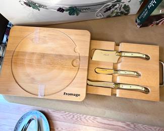 Fromage wooden serving board w/3 knives
