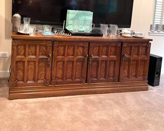 Bar cabinet 