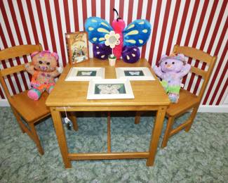 Child's Table, 2 chairs