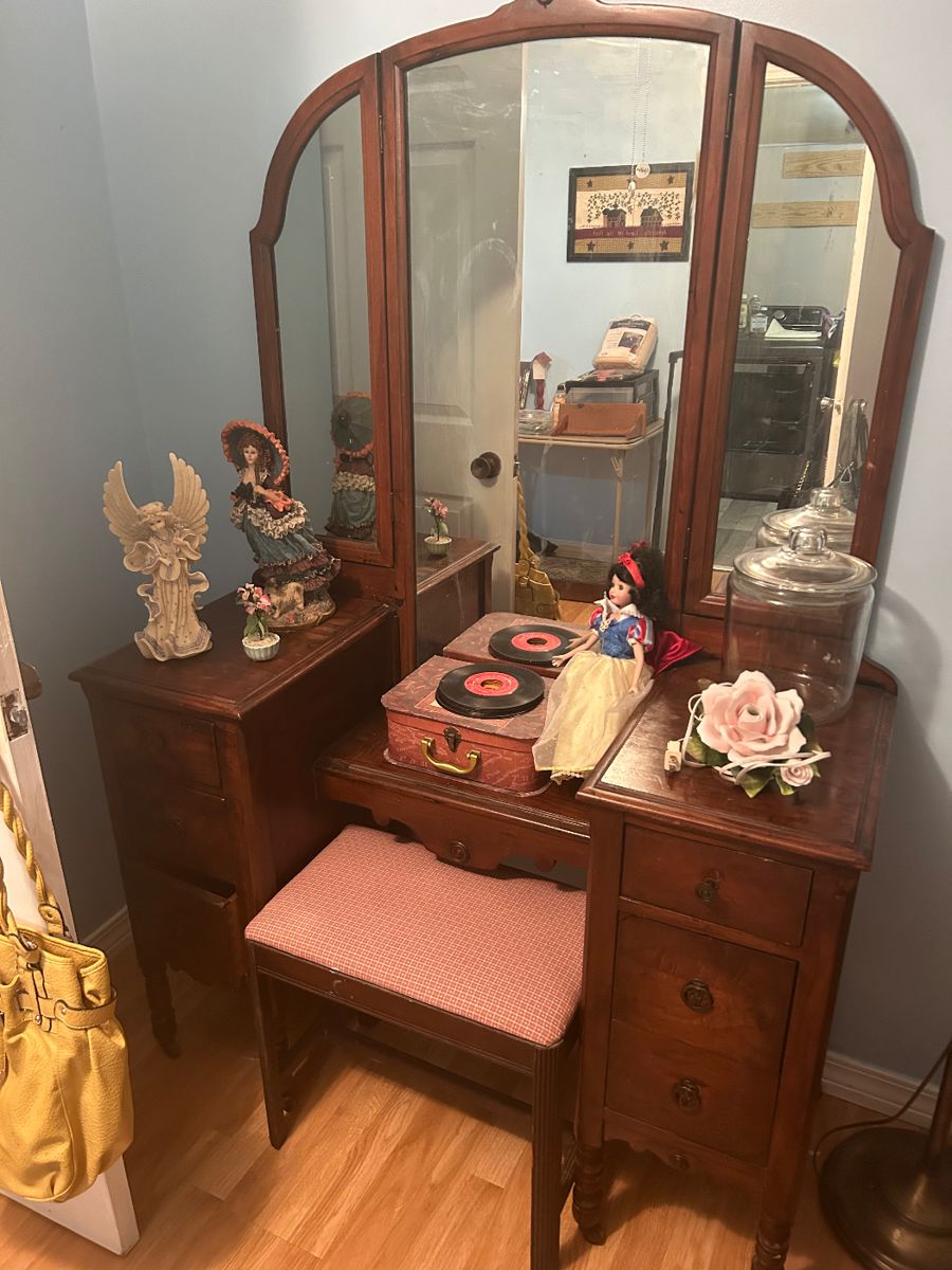 A Ton Of Treasures Estate Sale in Coden, AL starts on 9/7/2023