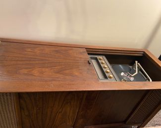 Radio works great/record player turns, needs adjusting