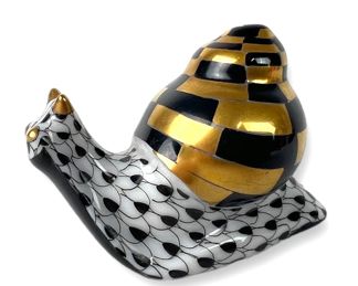 Herend Fishnet Black Snail