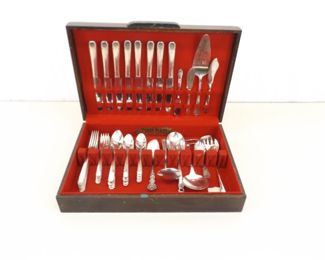 60 Piece (8 Person) Silver Plate Silverware Set in Wood Box	
