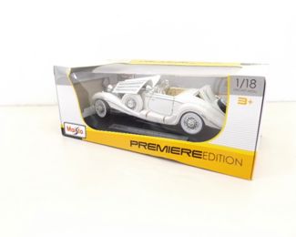 1:18 Scale Die Cast Maisto Mercedes_Benz 500K Special Roadster	
