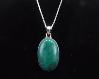 .925 Sterling Silver Malachite Cabochon Pendant Necklace	
