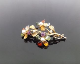 Vintage Gold Toned Capri Flower Brooch	
