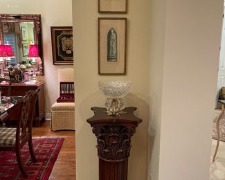 Mahogany column pedestal 