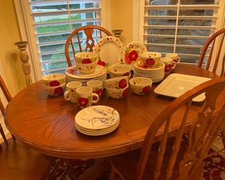 Liberty Furniture Co oak table and 4 chairs