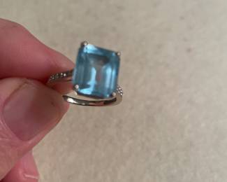 14k aquamarine and diamond ring