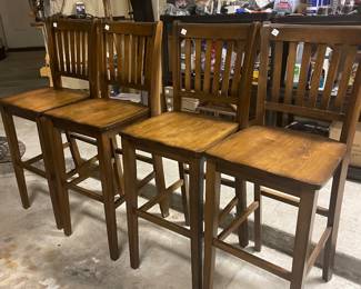 Set of bar stools 