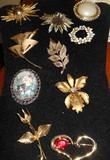 LARGE SELECTION OF PINS