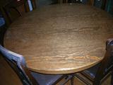 ROUND OAK TABLE