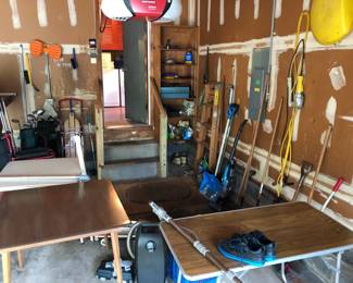 Garage: Tools, Tables, Vacuum Cleaners