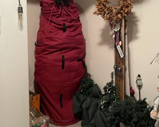 christmas tree, wreaths, christmas decor