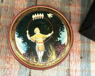 Vtg. cookie tin